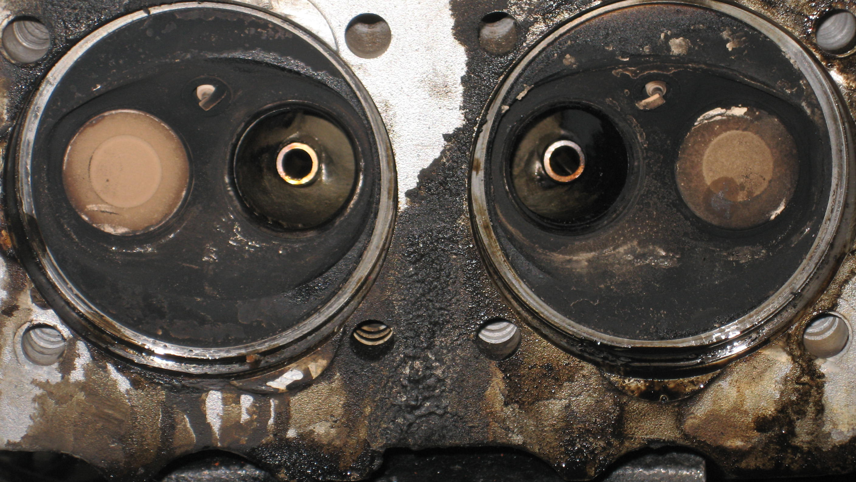 How do you know if you have a burnt valve in your car?
